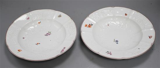 A pair of Chelsea Gotzkowsky type flower moulded dinner plates, c.1755, spur marks only, 24.5cm